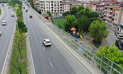 Sultangazi Belediyesi, Atatürk Bulvarı'na gürültü bariyeri yapıyor
