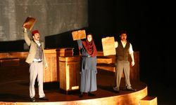 Tekirdağ'da "Cumhuriyet'e Doğru" adlı tiyatro oyunu sahnelendi