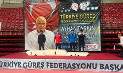Türkiye şampiyonu güreşçi memleketi Karacabey'de törenle karşılandı