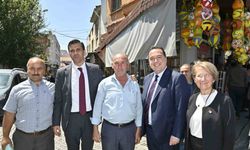 Başkan Zeyrek, Akhisar Pazaryeri esnafını ziyaret etti