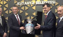 CHP Genel Başkanı Özel’den Kütahya Belediye Başkanı Kahveci’ye tebrik ziyareti