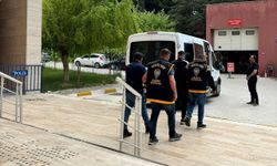 Manisa’da aranan şahıslar polisten kaçamadı: 24 tutuklama