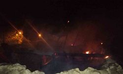 Sivas’ta yangın, 5 samanlık 2 ahır yandı: 9 hayvan telef oldu