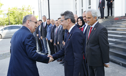 Sakarya Valisi Yaşar Karadeniz'den Erenler Belediye Başkanı Şenol Dinç'e iadeyi ziyaret