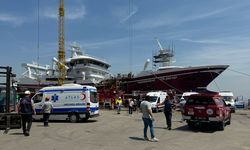 GÜNCELLEME - Kocaeli'de tersanedeki gemide çıkan yangında yaralanan 4 personel hastaneye kaldırıldı