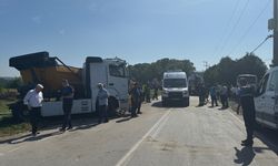 GÜNCELLEME - Kocaeli'de tır ile servis midibüsü çarpıştı, 1'i ağır 26 kişi yaralandı