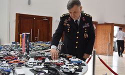 İl Jandarma Komutanı Albay Erbakıcı, 800 parçalık model araba koleksiyonunu sergiledi