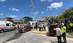Kocaeli'de hafif ticari araç ile otomobilin çarpıştığı kazada 5 kişi yaralandı