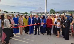 Serdivan'da  kurulan panayırda el emeği ürünler sergileniyor