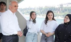Ümraniye Belediye Başkanı Yıldırım, öğrencilerle Boğaz turu yaptı