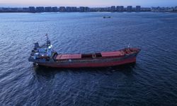 Yeşilköy önlerinde karaya oturan kuru yük gemisi için kurtarma ekibi yönlendirildi
