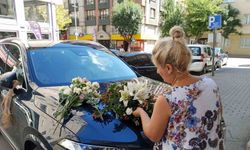 Düğün sezonunun açılmasıyla çiçekçilerin ’gelin arabası’ yoğunluğu başladı