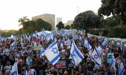 İsrail parlamentosu önünde erken seçim protestosu