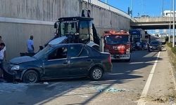 Sinop’ta otomobil elektrik direğine çarptı: 4 yaralı