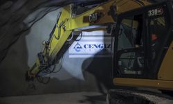 Cengiz İnşaat'ın Bosna Hersek'te yapımını sürdürdüğü otoyol projesindeki tünelde ışık göründü