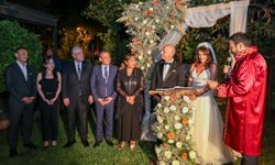 CHP Genel Başkanı Özel, İYİ Parti İzmir Milletvekili Özlale'nin düğününe katıldı