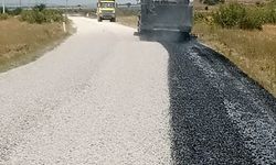 Edirne İl Özel İdaresinin köy yollarını asfaltlama çalışmaları devam ediyor