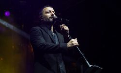 Edirne'de "Kırkpınar Konserleri" kapsamında şarkıcı Mehmet Erdem sahne aldı