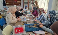 Sakarya'da kadınlar filografi sanatıyla yaptıkları ürünlerden gelir sağlıyor