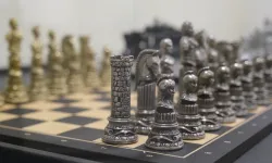Dünyanın en büyük satranç kolleksiyonu Büyükçekmece’de sergileniyor