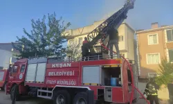 Edirne Keşan'da apartman çatısında yangın