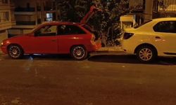 Ankara’da aniden hareket eden araç park halindeki 3 araca çarptı
