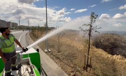 Başakşehir’de askeri bölgeye ait otluk alandaki yangına İBB’ye bağlı peyzaj sulama ekibi müdahale etti