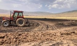 Biçerdöverle hasat sırasında çıkan yangında 4 hektar alan yandı