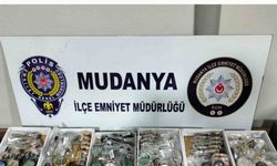 Bursa’da 100 bin liralık kaçak elektronik saat ele geçirildi