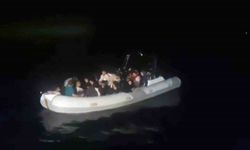 Datça’da lastik botları arıza yapan düzensiz göçmenler kurtarıldı