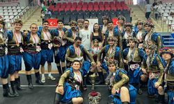 Denizli Büyükşehir Halk Oyunları Aydın’dan şampiyonlukla döndü
