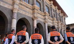 Diyarbakır’da “Turizm Polisi” 5 dilde ziyaretçilerle ilgileniyor
