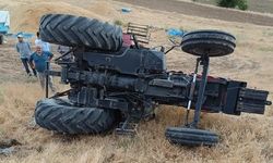 Elazığ’da traktör devrildi, sürücü yara almadan kurtuldu