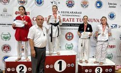 Eskişehirli minik sporcu uluslararası karate turnuvasında birincilik elde etti