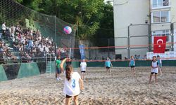Gölcük’te plaj voleybol turnuvası heyecanı başlıyor