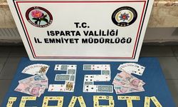 Isparta’da dernekte kumar oynayan 3 kişiye para cezası