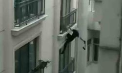 İstanbul’da “örümcek adam” gibi otele tırmanan hırsız kamerada