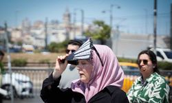 İstanbulluların sıcak havadan korunma yolları fotoğraf karelerine yansıdı