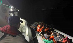 İzmir açıklarında 132 kaçak göçmen karaya çıkartıldı