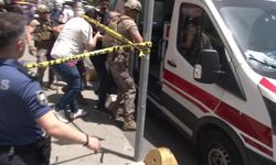Kadıköy’de rehine krizi: Kuruyemişçiyi rehin aldı, intihara kalkıştı