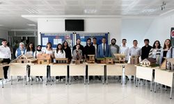Kastamonu Üniversitesi’nin minyatür ahşap ev sergisine büyük ilgi