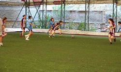 Kız futbol takımları antrenman amaçlı futbol müsabakası yaptı