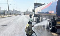 Mardin’de yakıt yüklü tanker alev aldı