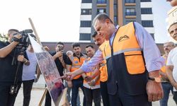 Mersin’de Büyükşehir Belediyesinin yol yapım çalışmaları sürüyor