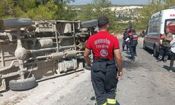 Mersin’de tarım işçilerini taşıyan minibüs devrildi: 7 yaralı