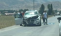 Muş’ta 2 otomobil çarpıştı; 4 kişi yaralandı
