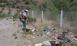 Nazilli’de doğaya bırakılan 3 kamyon çöpü topladılar