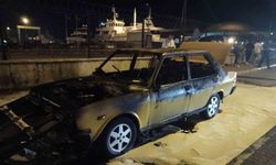 Pendik’te otomobil alev alev yandı
