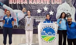 Sakaryalı karateciler Bursa’da fırtına olup esti: 10 madalyayla büyük gurur