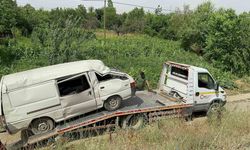 Şarampole devrilen minibüste üçü çocuk 5 kişi yaralandı.